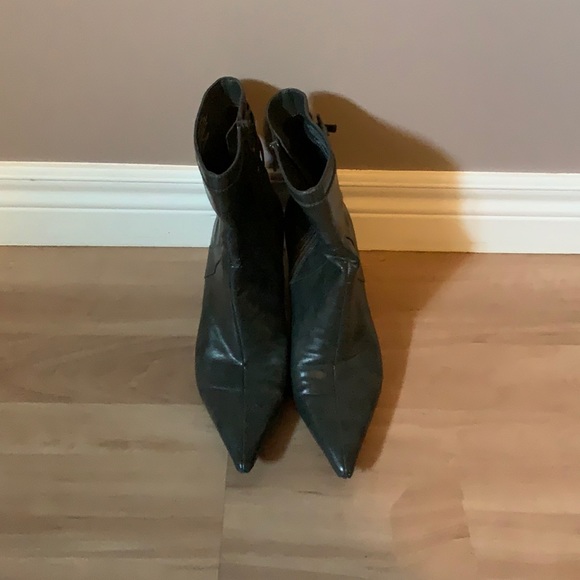 Heeled boots Nine West u for 2 for $30 - Picture 2 of 3